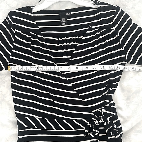 H&M Elbow Sleeve Black/White Striped Wrap Dress, Size 10 - Picture 6 of 10